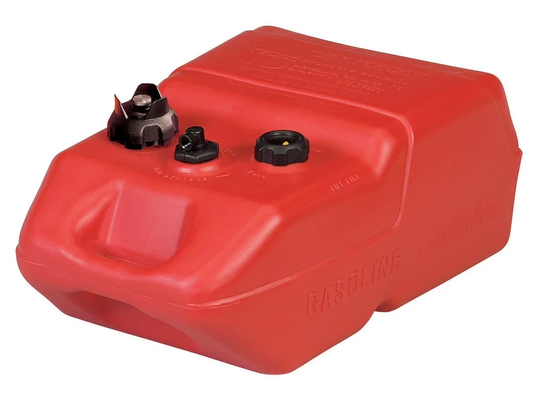 620049LP – MOELLER Fuel Tank, 6 Gallon Capacity Gasoline Plastic With Carry Handle Portable ABYC/ NMMA/ EPA/ CARB Com...